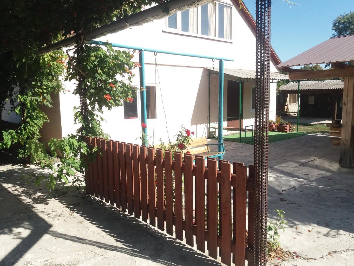Садиба Зеленого Туризму «Золота Рибка» Medvedevka Exterior photo